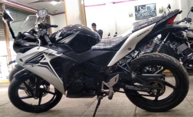 Honda Cbr 150r Bike For Sale In Delhi Id 1415230165 Droom