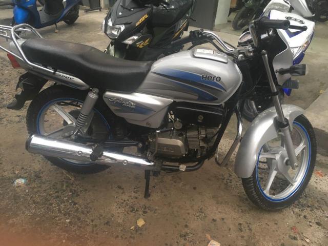 splendor pro silver colour price