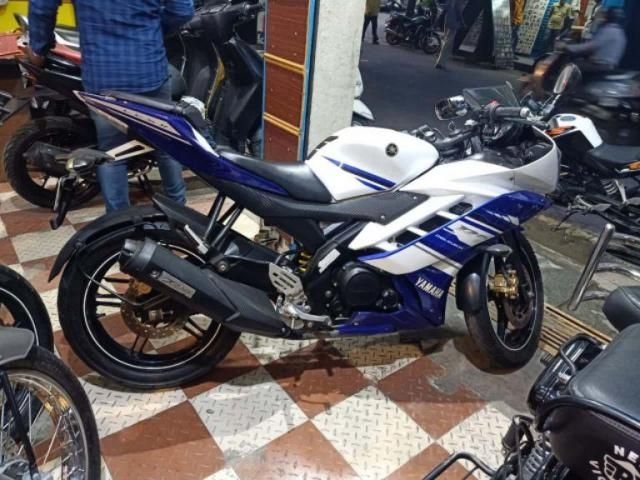 r15 v2 second hand price