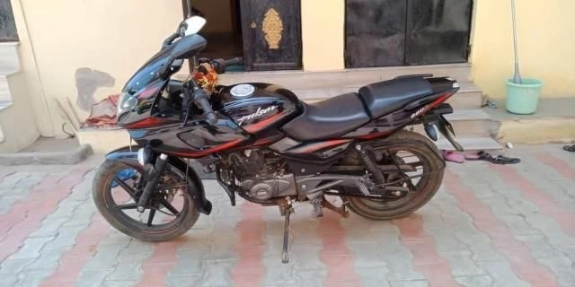 pulsar 220 2nd hand price